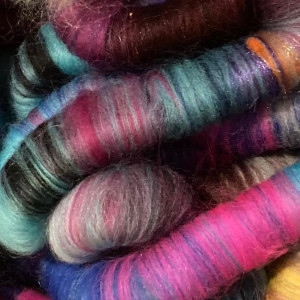 Colourful fibre rolags